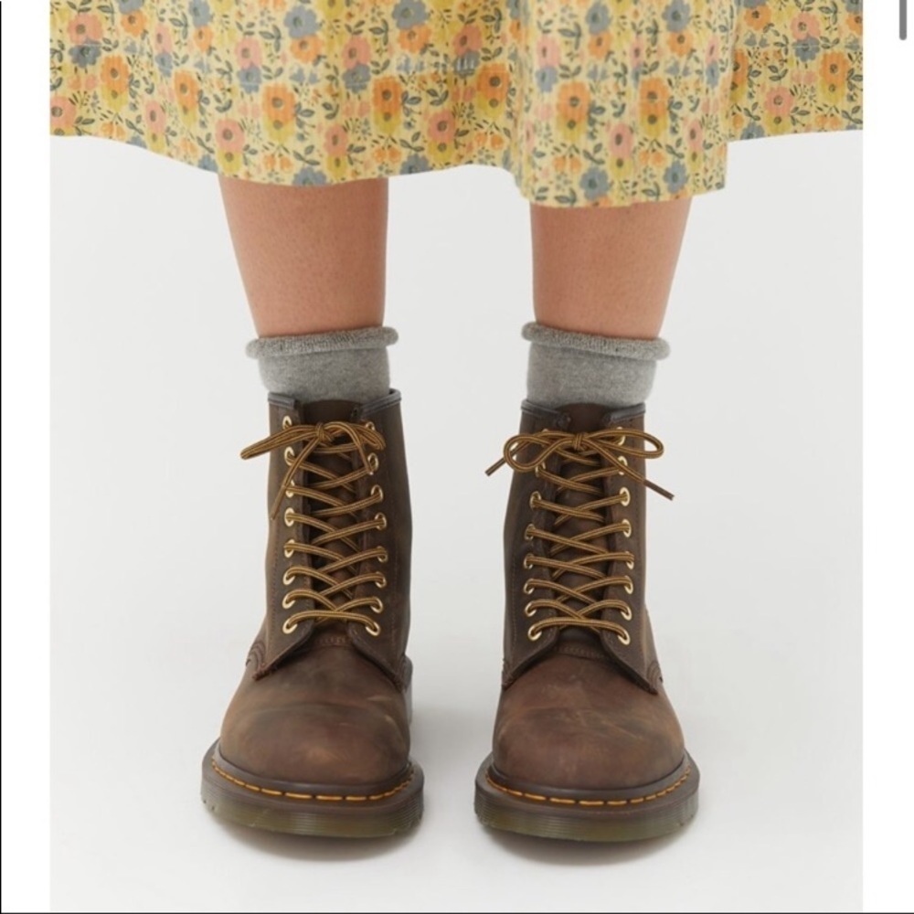 New Dr Martens 1460 brown distressed boots Size 9